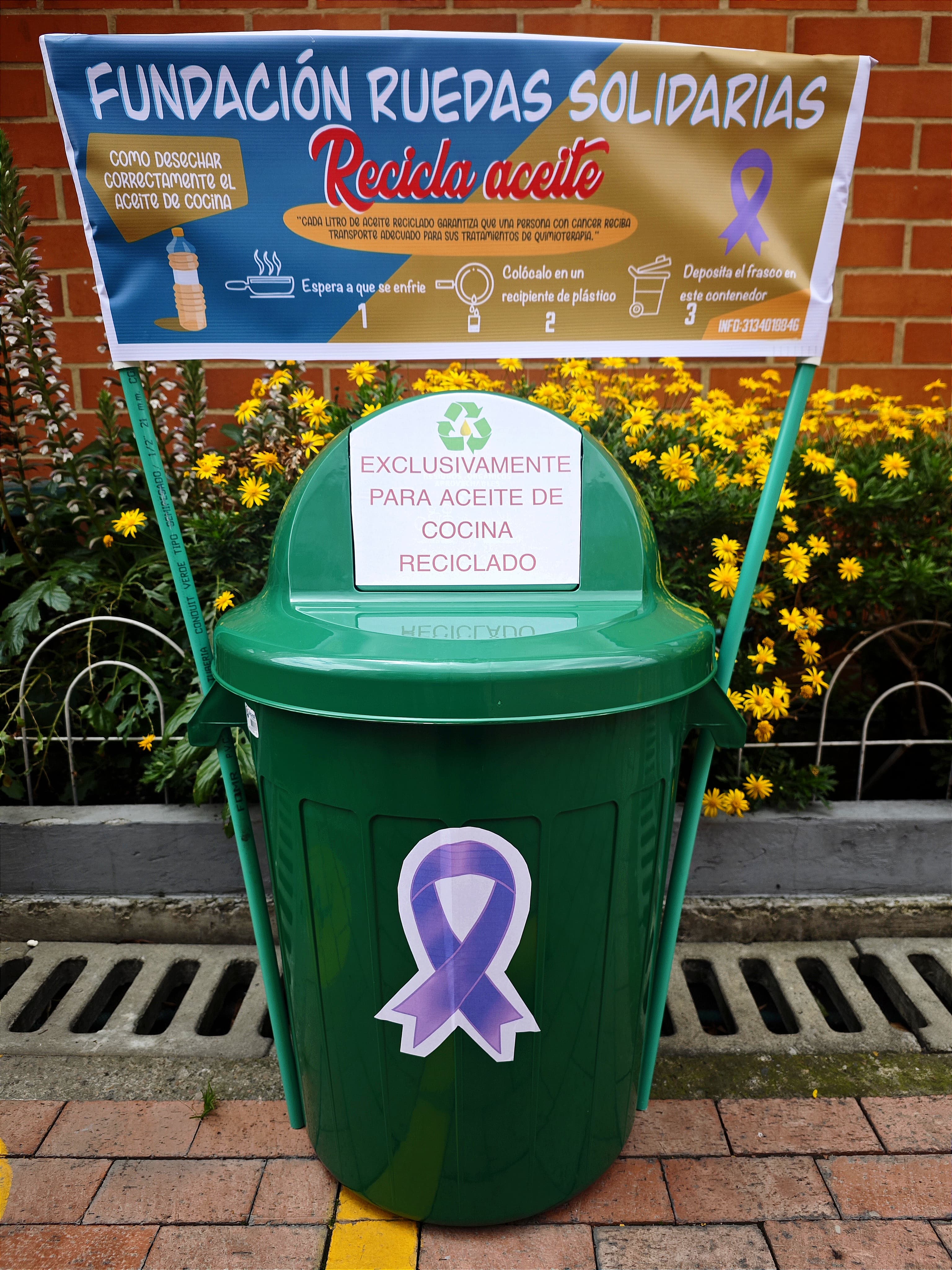 Caneca de reciclaje solidaria
